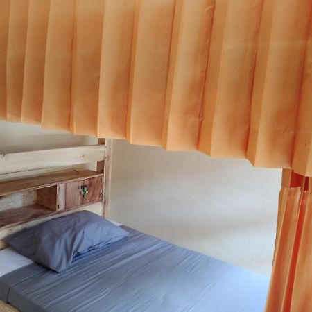 Barracuda Beach Hostel Amed  Bagian luar foto