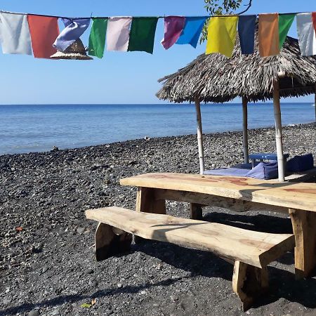 Barracuda Beach Hostel Amed  Bagian luar foto