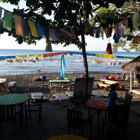 Barracuda Beach Hostel Amed  Bagian luar foto