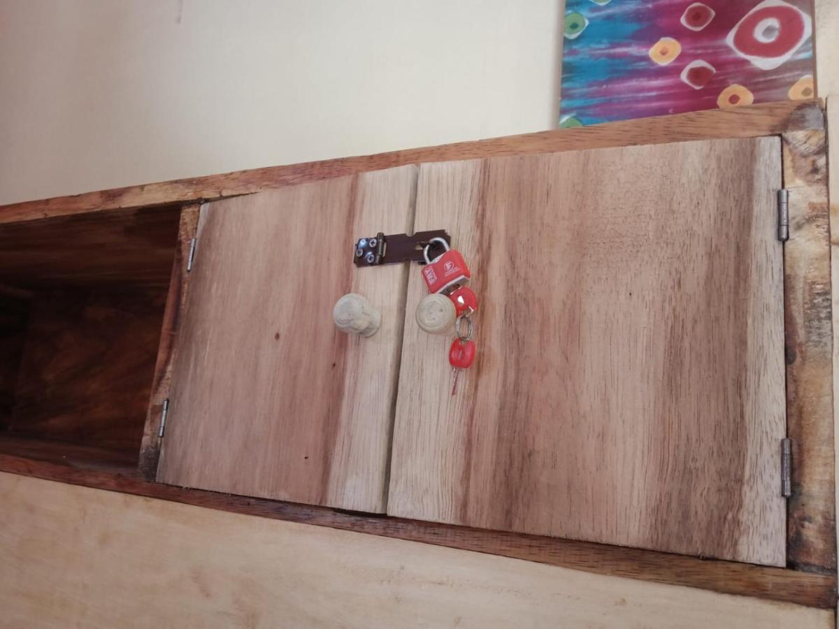 Barracuda Beach Hostel Amed  Bagian luar foto