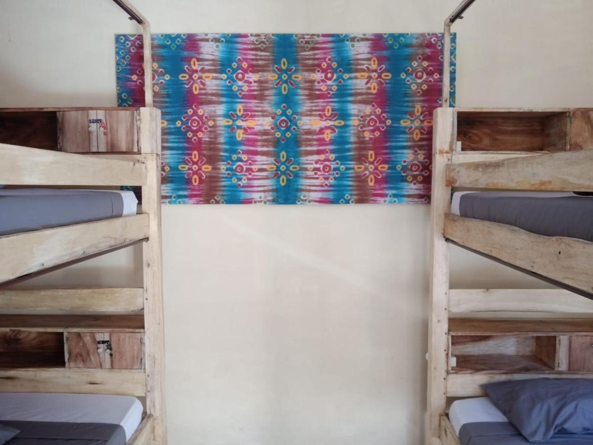 Barracuda Beach Hostel Amed  Bagian luar foto
