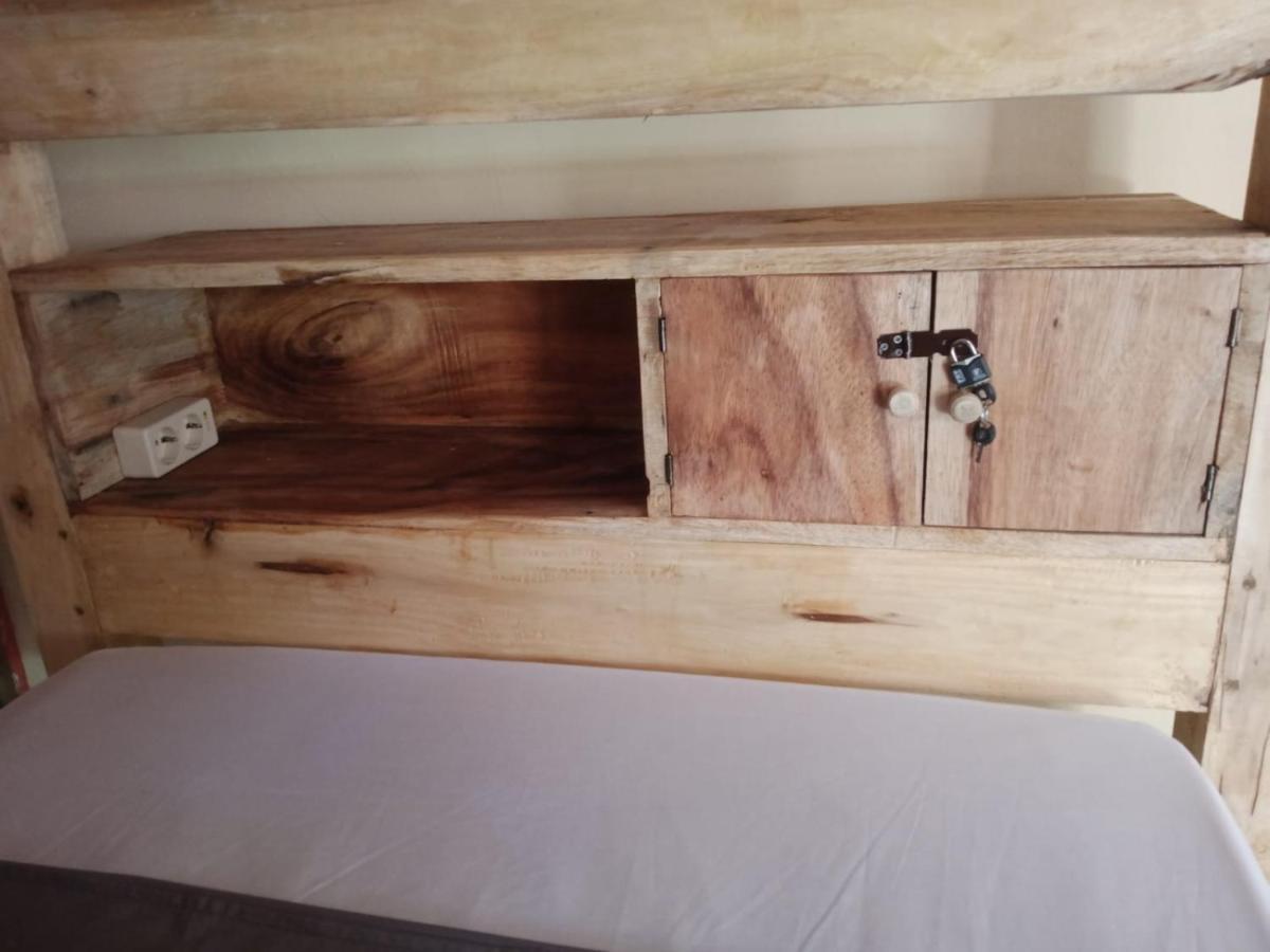Barracuda Beach Hostel Amed  Bagian luar foto
