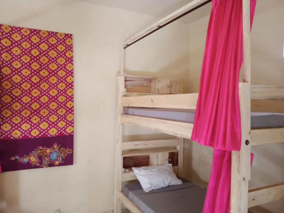 Barracuda Beach Hostel Amed  Bagian luar foto