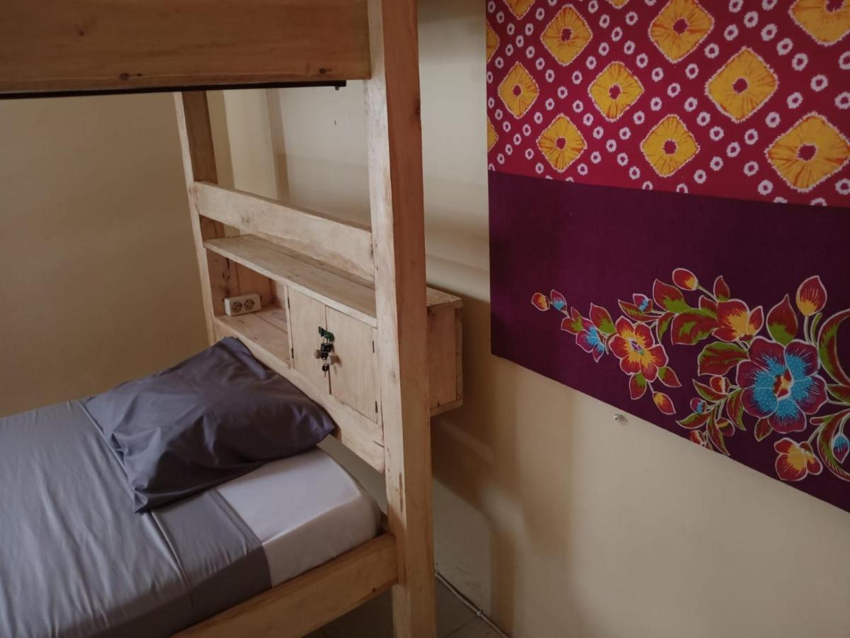Barracuda Beach Hostel Amed  Bagian luar foto