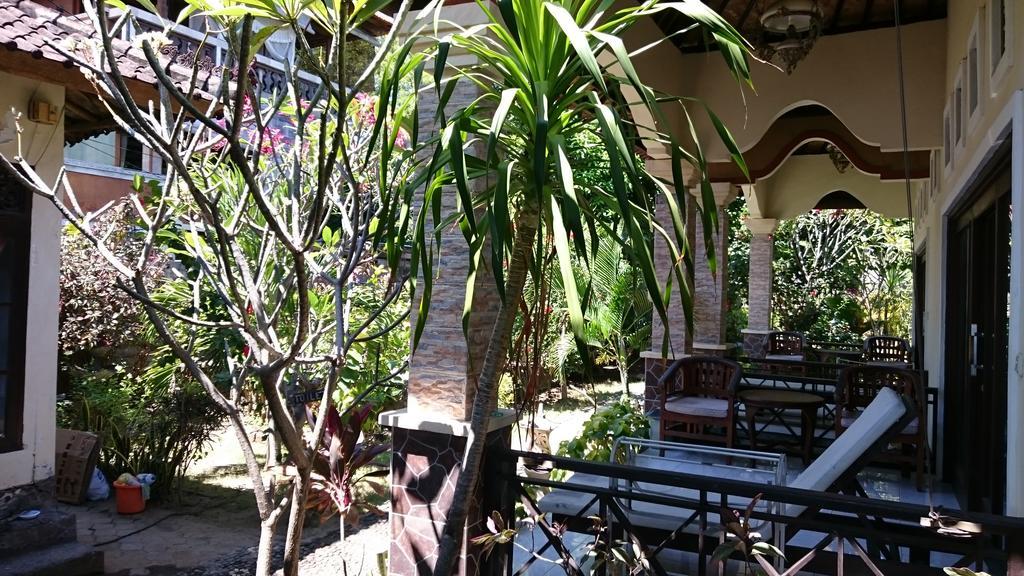 Barracuda Beach Hostel Amed  Bagian luar foto