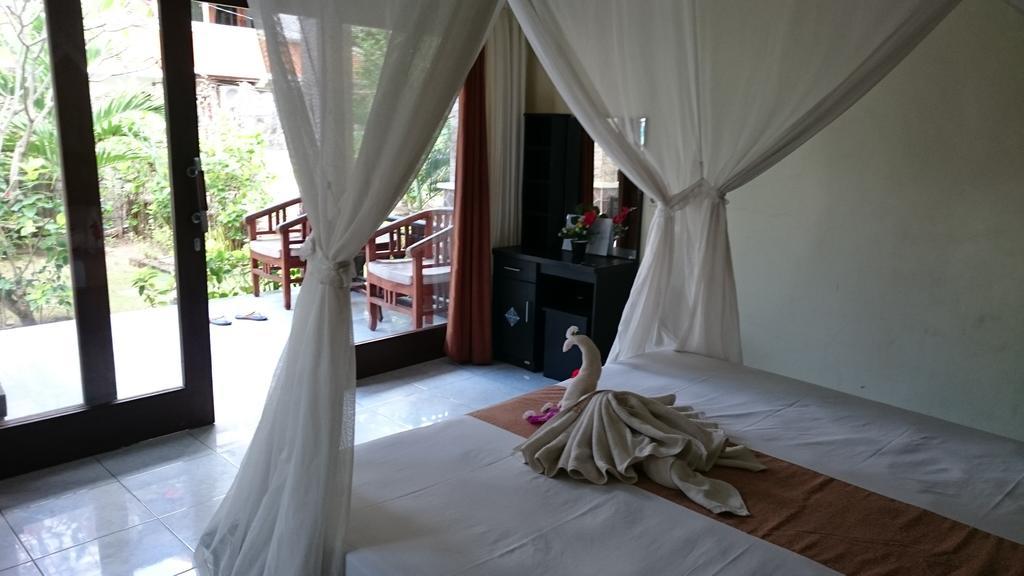 Barracuda Beach Hostel Amed  Bagian luar foto