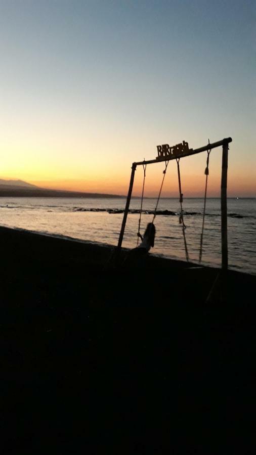 Barracuda Beach Hostel Amed  Bagian luar foto