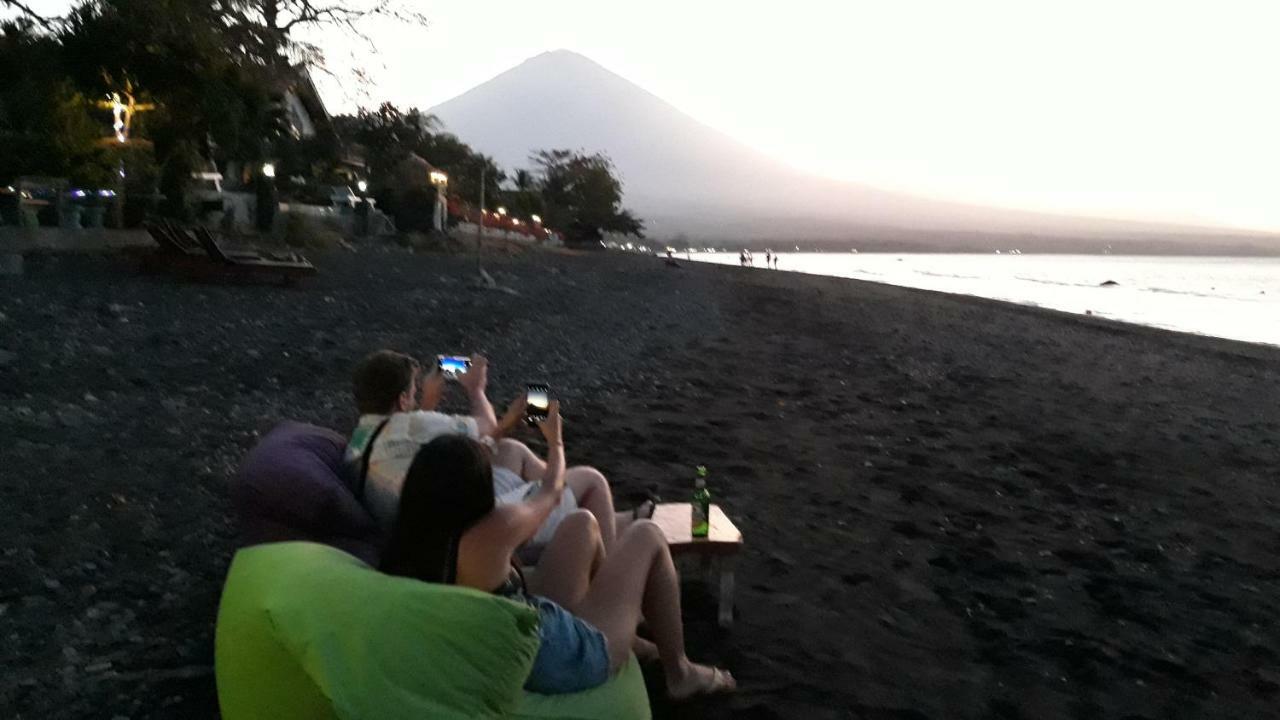 Barracuda Beach Hostel Amed  Bagian luar foto